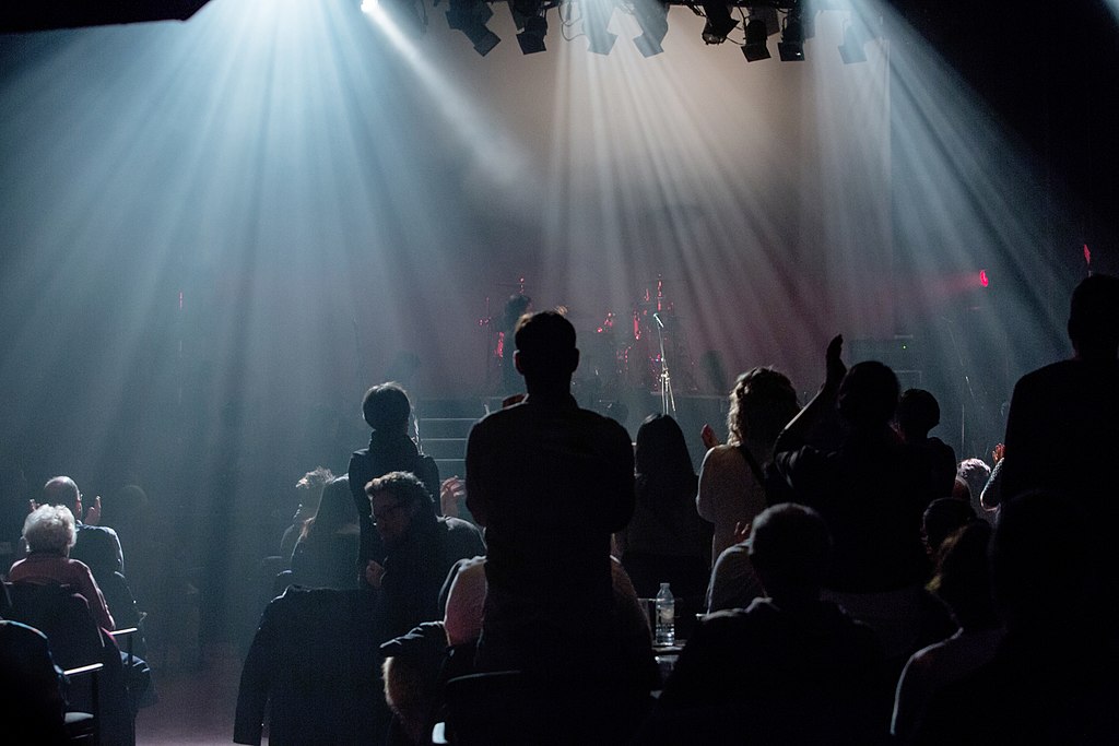 Audience members at Cabaret-Théâtre du Vieux-Saint-Jean