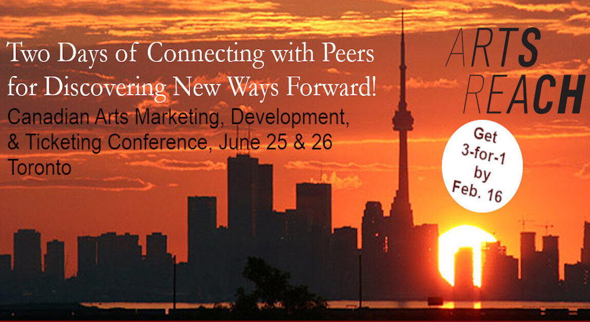 La silhouette de Toronto au coucher du soleil, avec au premier plan des informations sur la Conférence canadienne sur le marketing des arts, le développement et la billetterie.