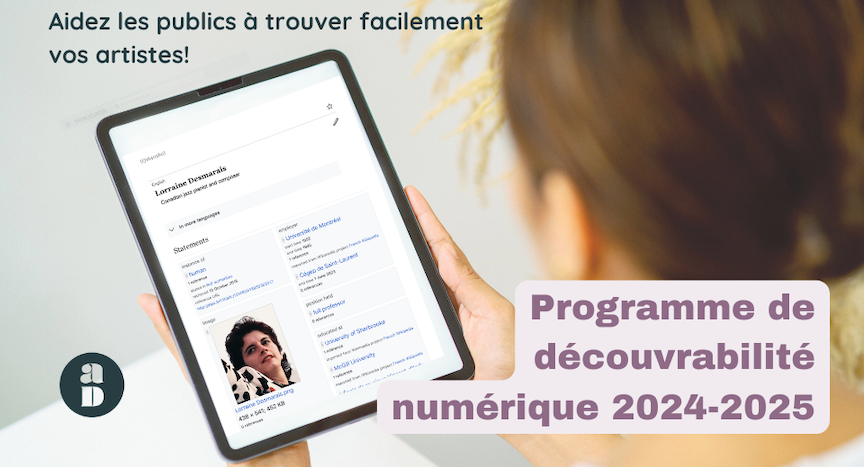 Une personne tient une tablette montrant l'entrée Wikidata d'un artiste. « Aidez le public à trouver facilement vos artistes » est inscrit en haut.