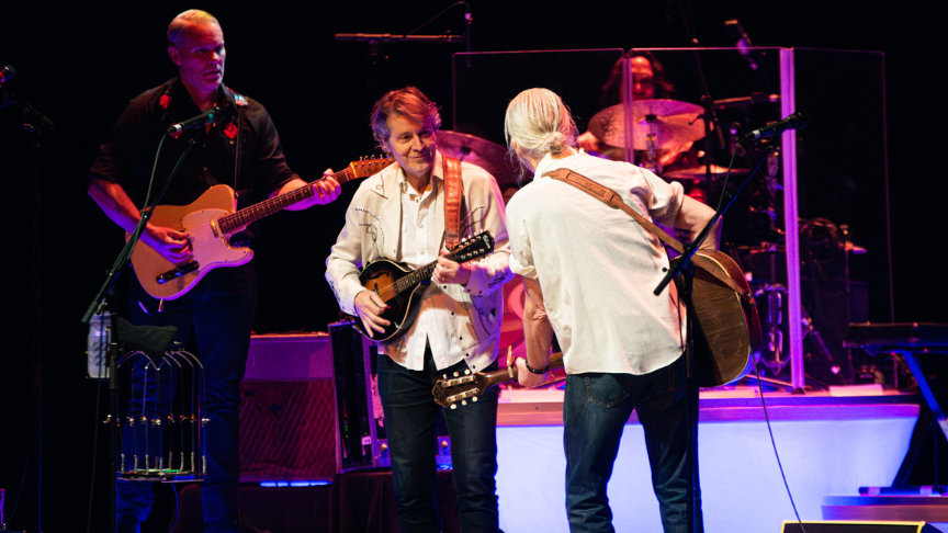 Blue Rodeo en concert au Centre In The Square